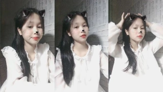 Em hàng dâm thủ dâm trên live 1